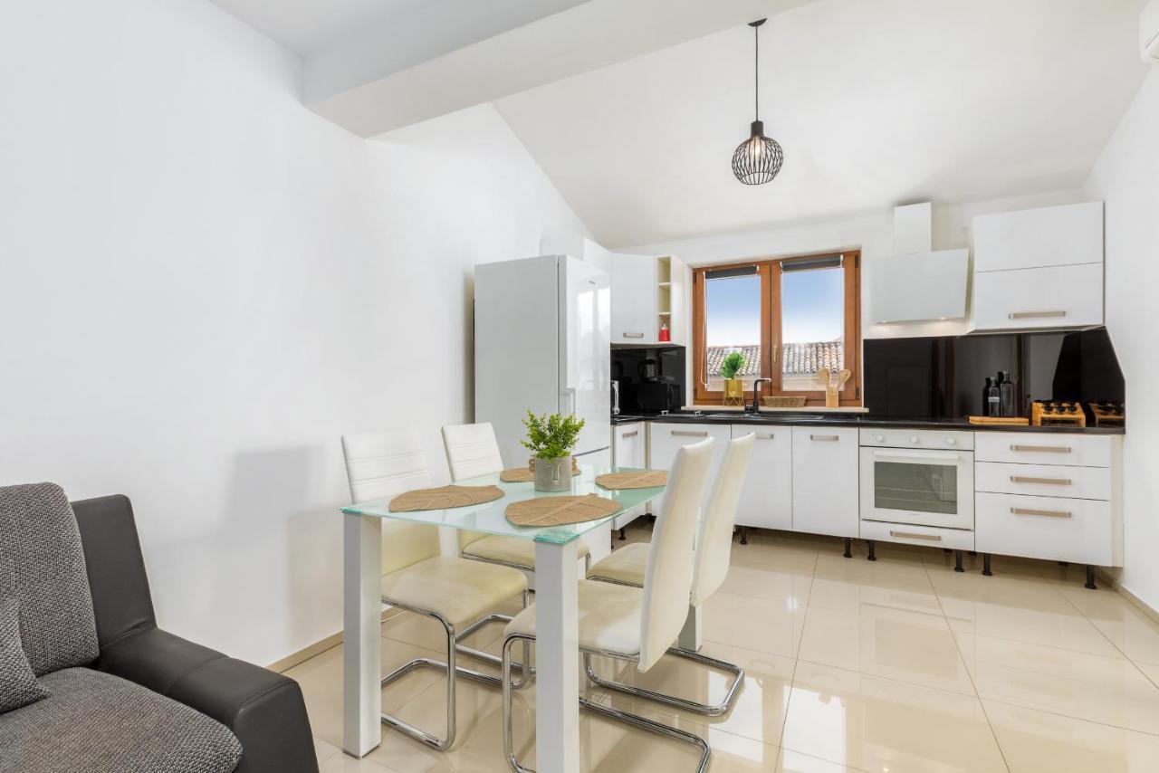 Apartment Bailey Pola Esterno foto